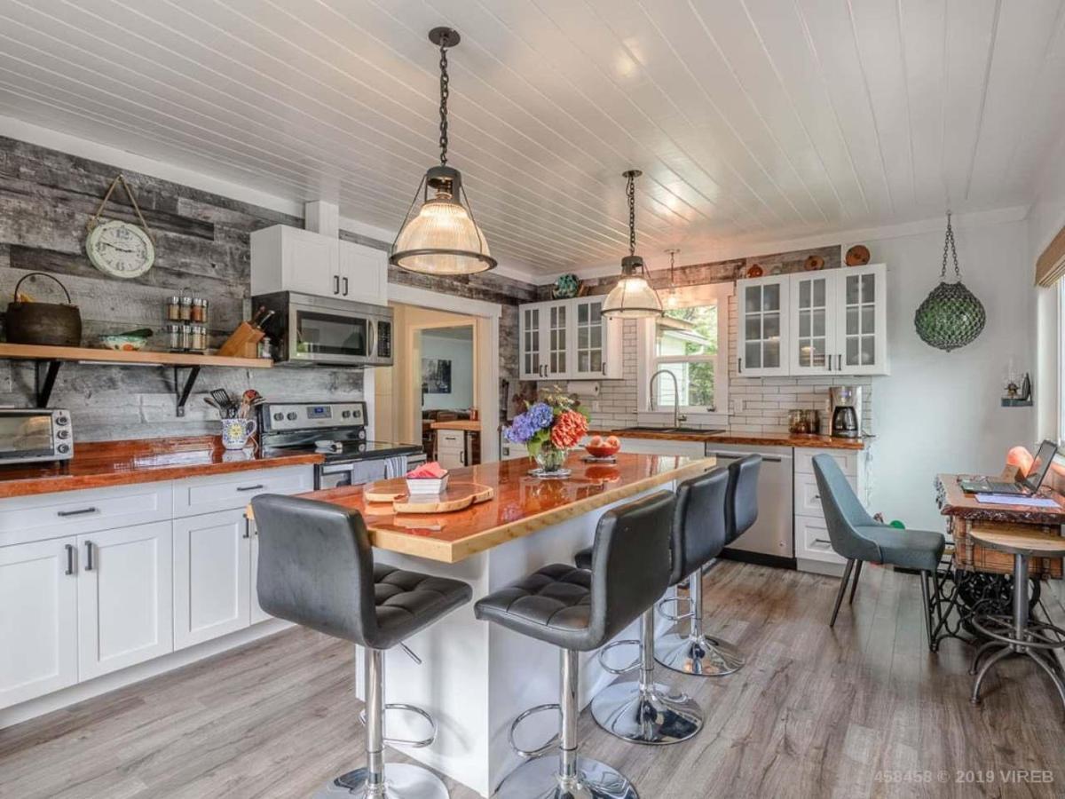 Woods End Landing Hotel Bamfield Exterior foto