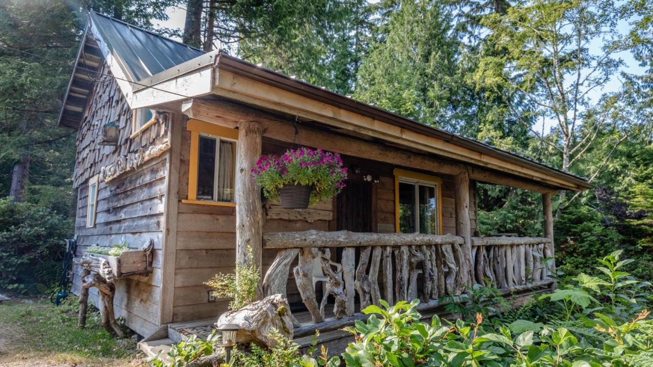 Woods End Landing Hotel Bamfield Exterior foto