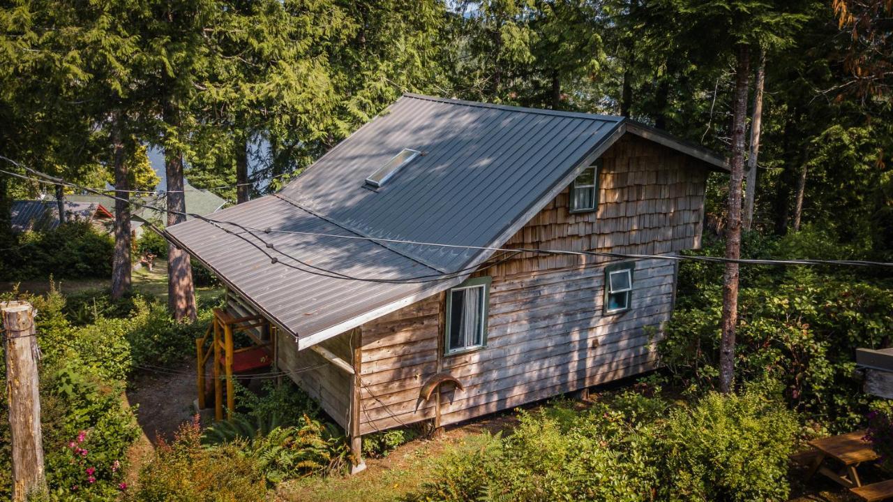 Woods End Landing Hotel Bamfield Exterior foto