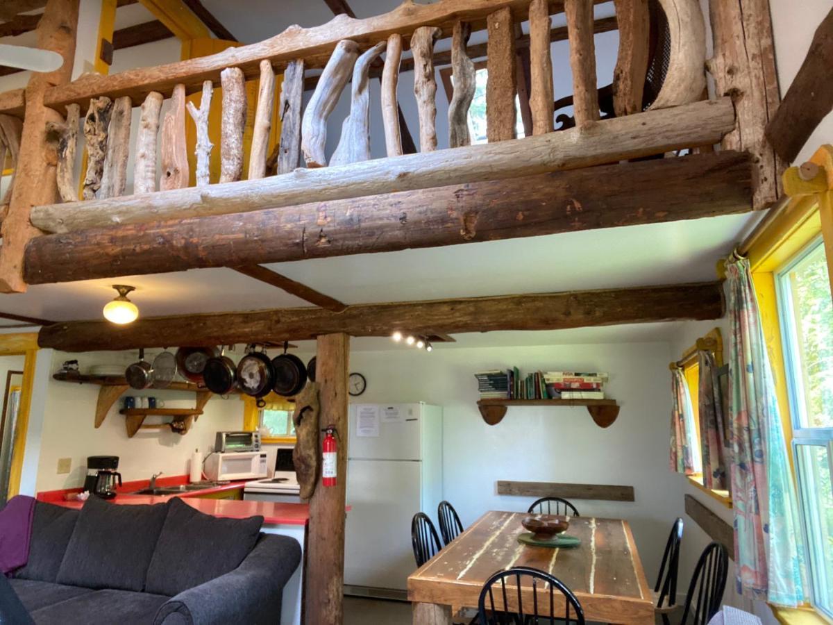Woods End Landing Hotel Bamfield Exterior foto